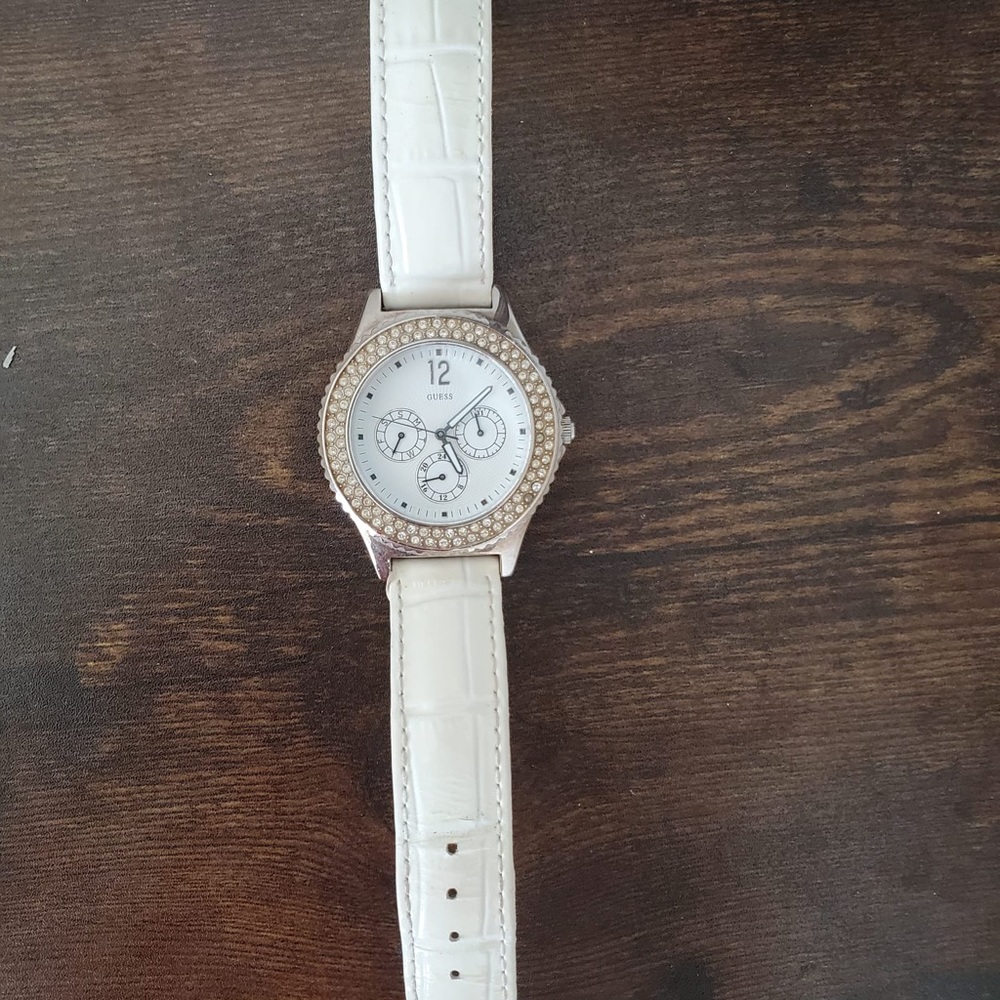 Guess watch. White leather strap